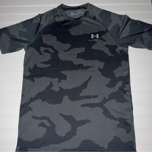 Under Armour loose t-shirt small